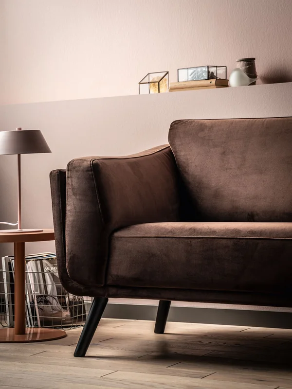 modna czekoladowa sofa